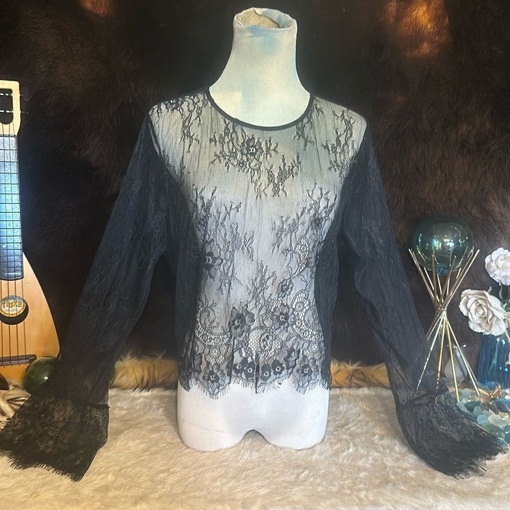 Divided lace top L (3250)